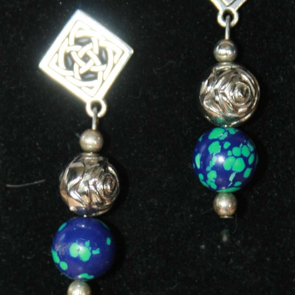 2 pair of Earrings